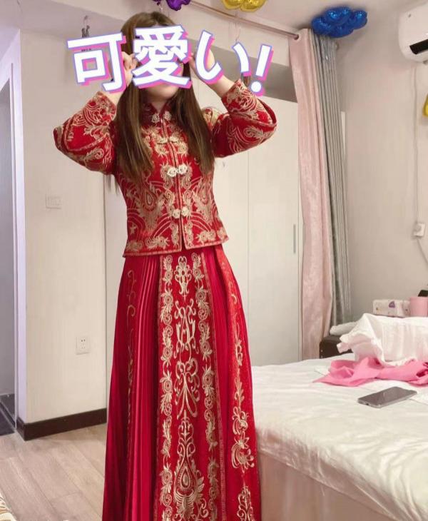 观山湖区穿婚服的女人