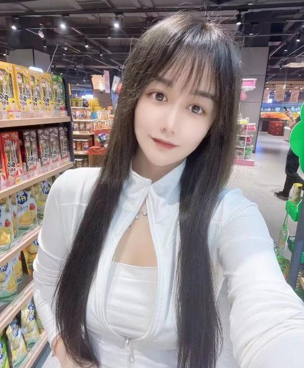 甜美少妇的诱惑